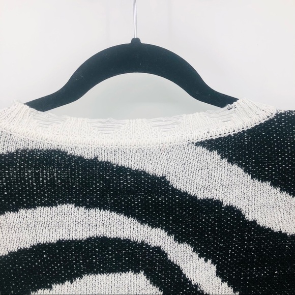 Shein Black‎ and white zebra print sweater - Picture 10 of 11